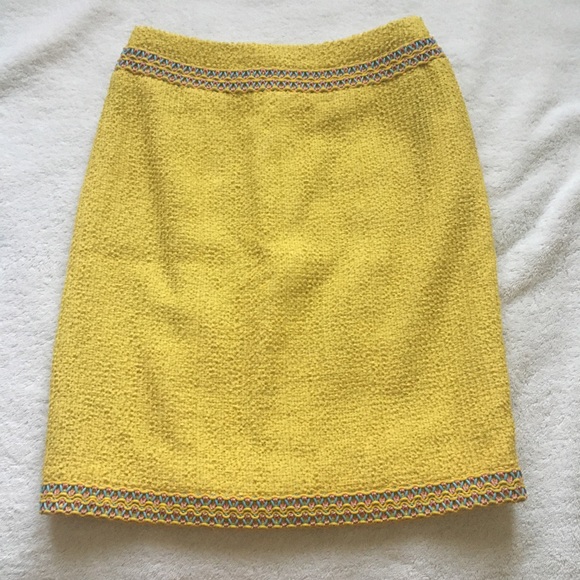 Sold! Vintage Chanel 1994 yellow scoubidou trim jacket and skirt suit - Picture 16 of 17